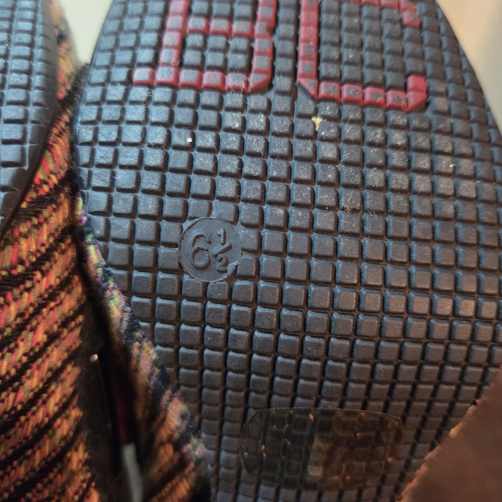 BC Footwear Black Heels with Multicolor Detail - Picture 6 of 6
